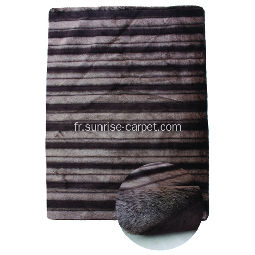 Tapis imitation fourrure avec design